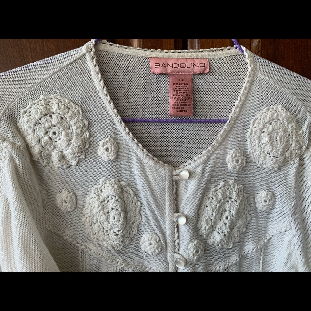 Women’s Cute Sweater Sz 6 - Pearly buttons, 3/4 Sleeve, Crochet Details.